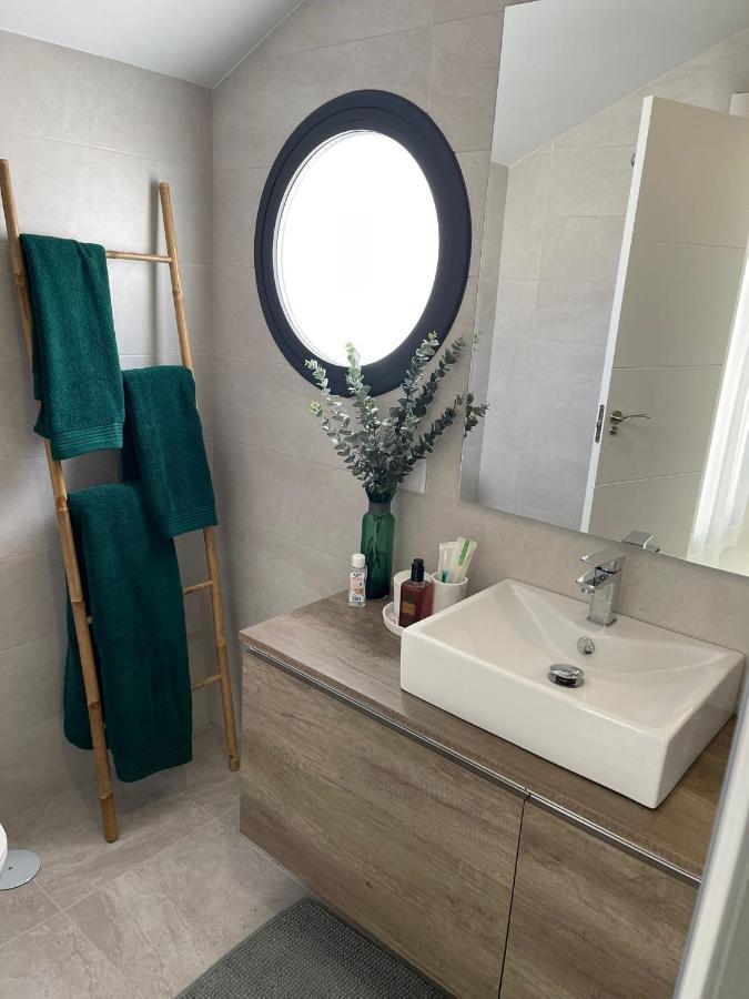 Apartamento Precioso ático, nuevo, a 50m de la playa, Manilva Exterior foto