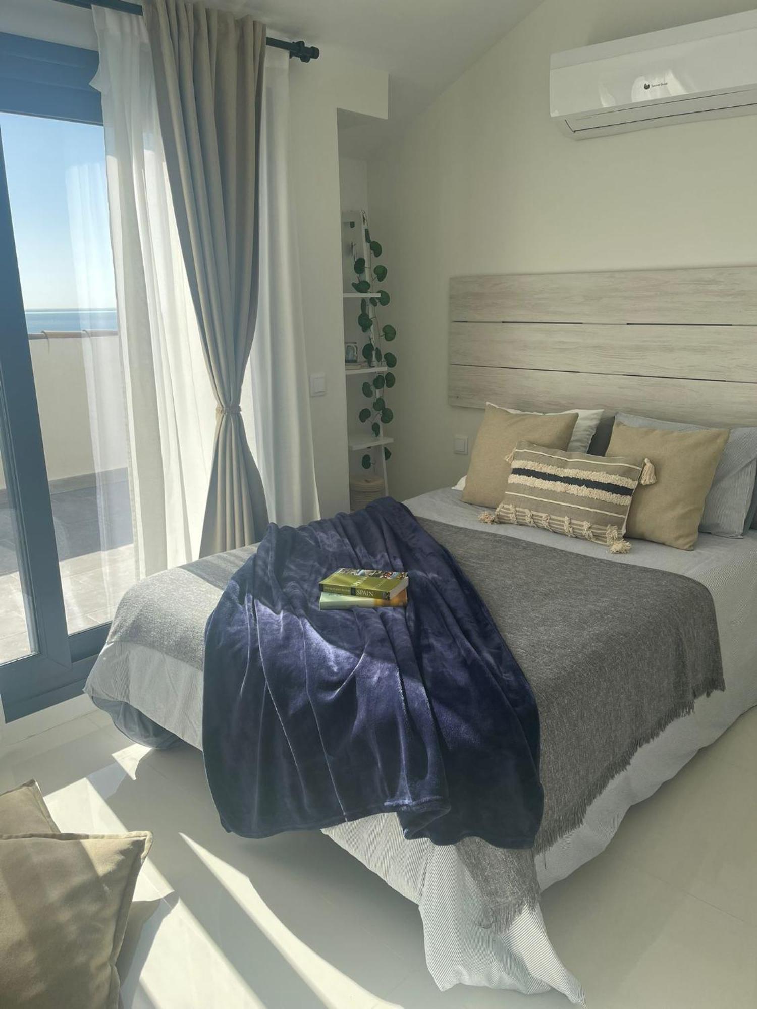 Apartamento Precioso ático, nuevo, a 50m de la playa, Manilva Exterior foto